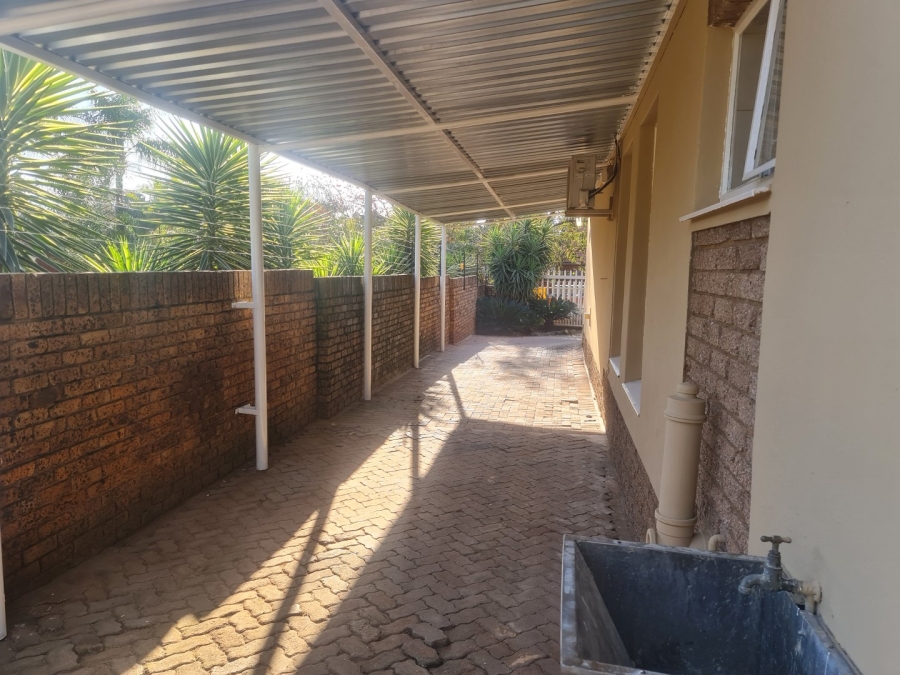 3 Bedroom Property for Sale in Safari Gardens North West